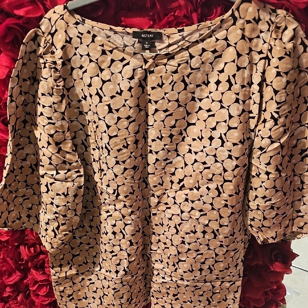 Alfani NWT Women's Tan and Black Patterned Blouse Size XLarge
